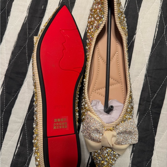 Elegant Gold Embellished Flats - Picture 4 of 6